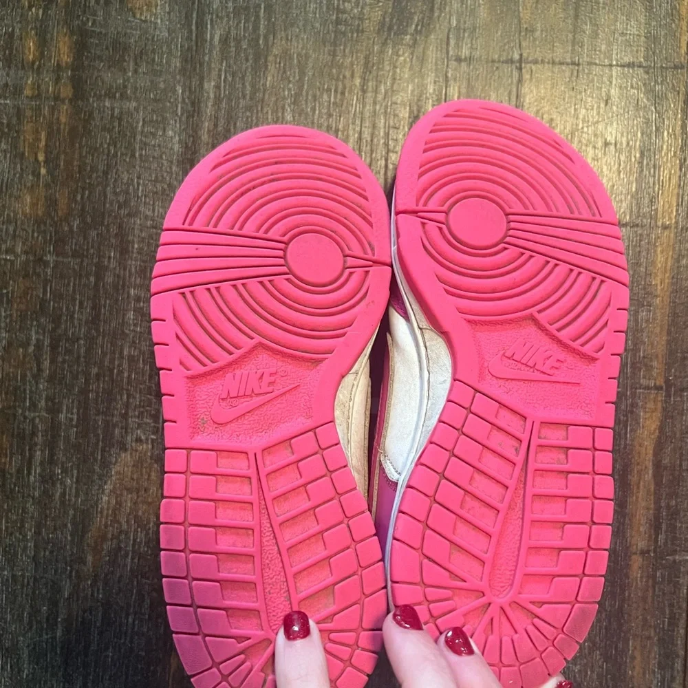 Nike vibrant pink